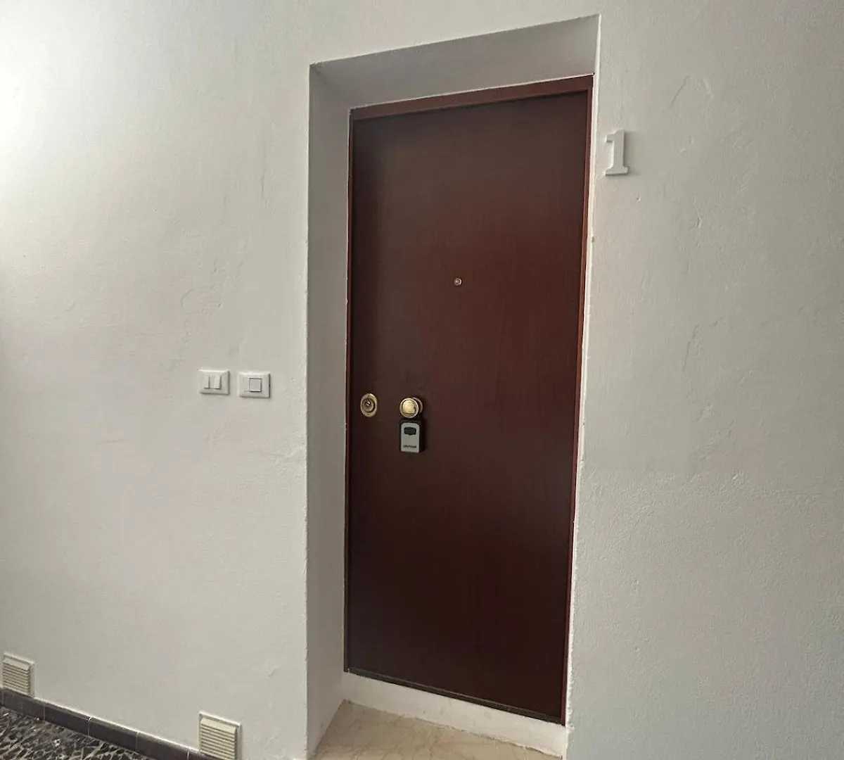 Living Apartment-Centro Storico-Autodromo 伊莫拉